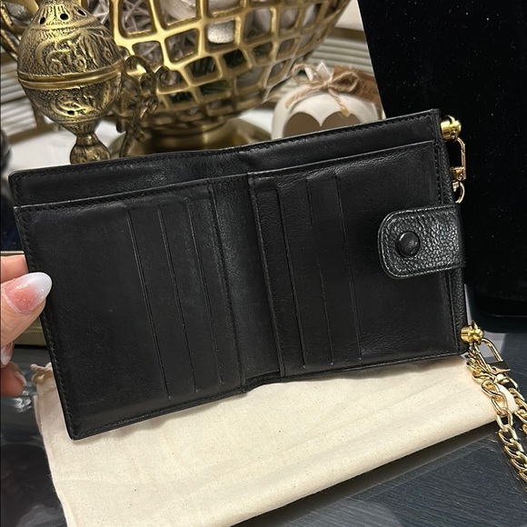 Chanel Black Caviar Timeless 'CC' Compact bi-fold Wallet on Chain - Picture 4 of 11